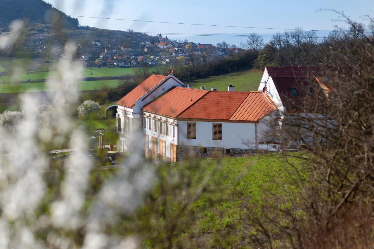 Oblik Resort Louny Exterior foto